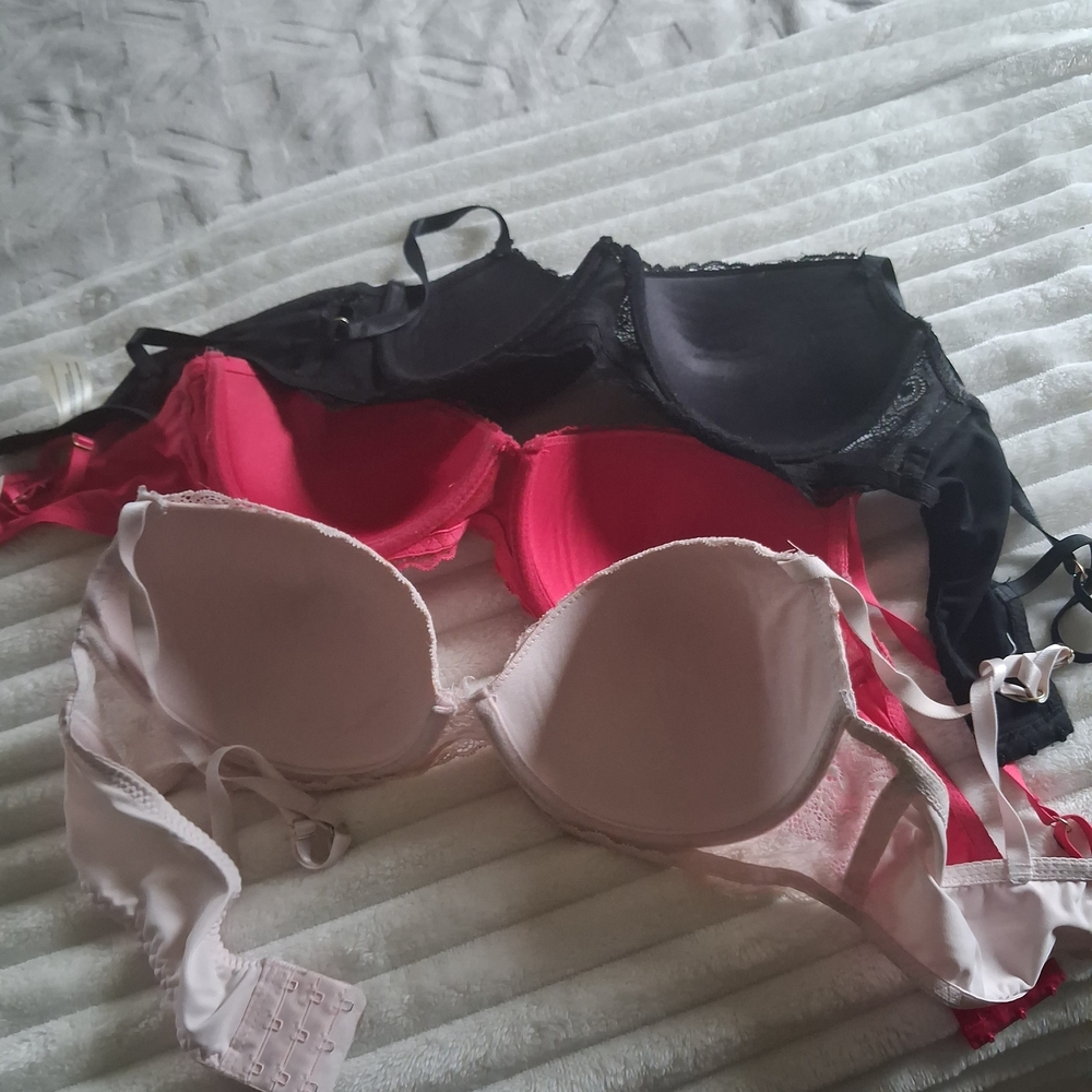 Jessica Simpson 3-Pack Bras in Black, Hot Pink & Light Pink